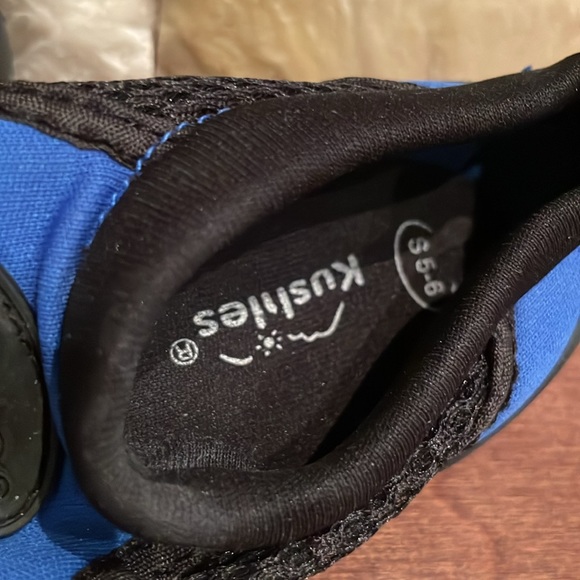 Kushies Water shoes - Picture 5 of 8